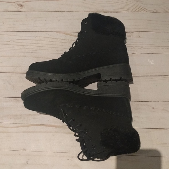 🍀Faux leather boots by Wild diva 🌺🌺 - Picture 4 of 8